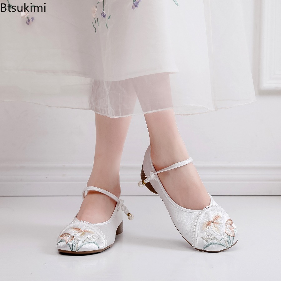 ファッション刺繍中国風ローヒール婦人靴エレガントカジュアルレ - Ethnic Fashion のレビューと価格