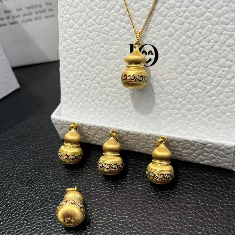 18K ゴールド吉祥雲ひょうたんペンダント Au750 ゴー - Ethnic Fashion Boutique のレビューと価格